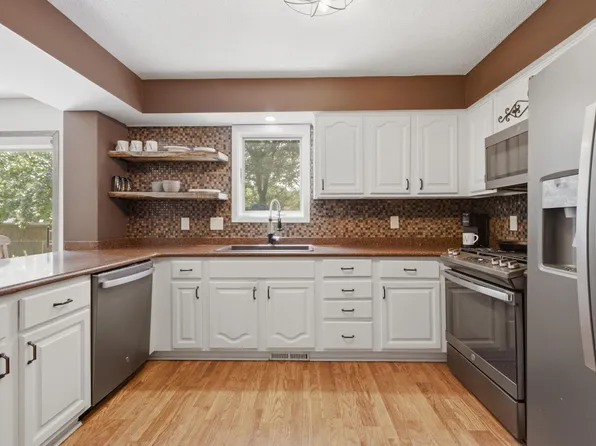 9643 Polaris Ln N, Maple Grove, MN 55369