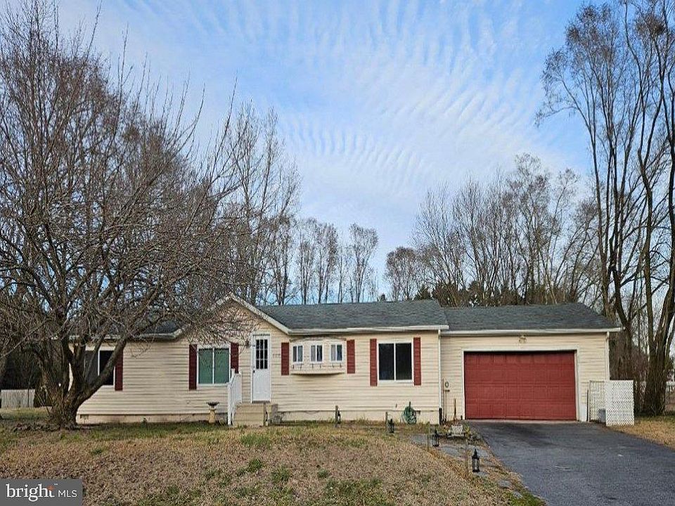 1st image of 207 W Holly Dr