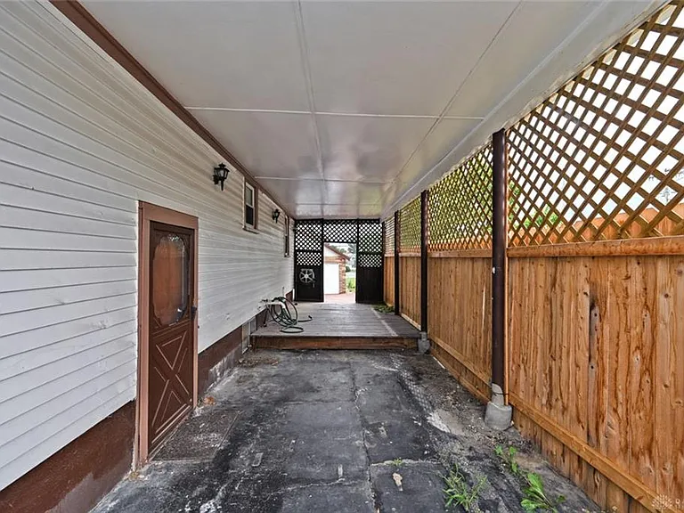 2368 Fauver Ave — Photo 4