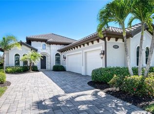 7247 Lantana Cir, Naples, FL 34119