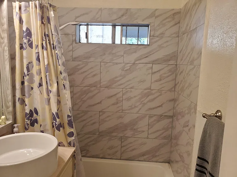 1135 Highland Ave — Photo 8