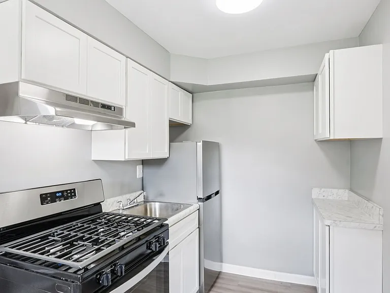 Cedar Court apartments — Photo 9