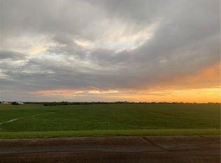 294 Arrowhead Rd, Waxahachie, TX 75167