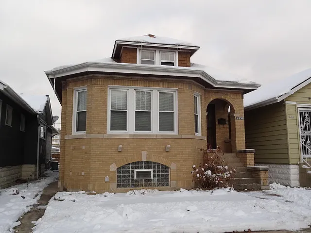 5336 W Barry Ave photo 1