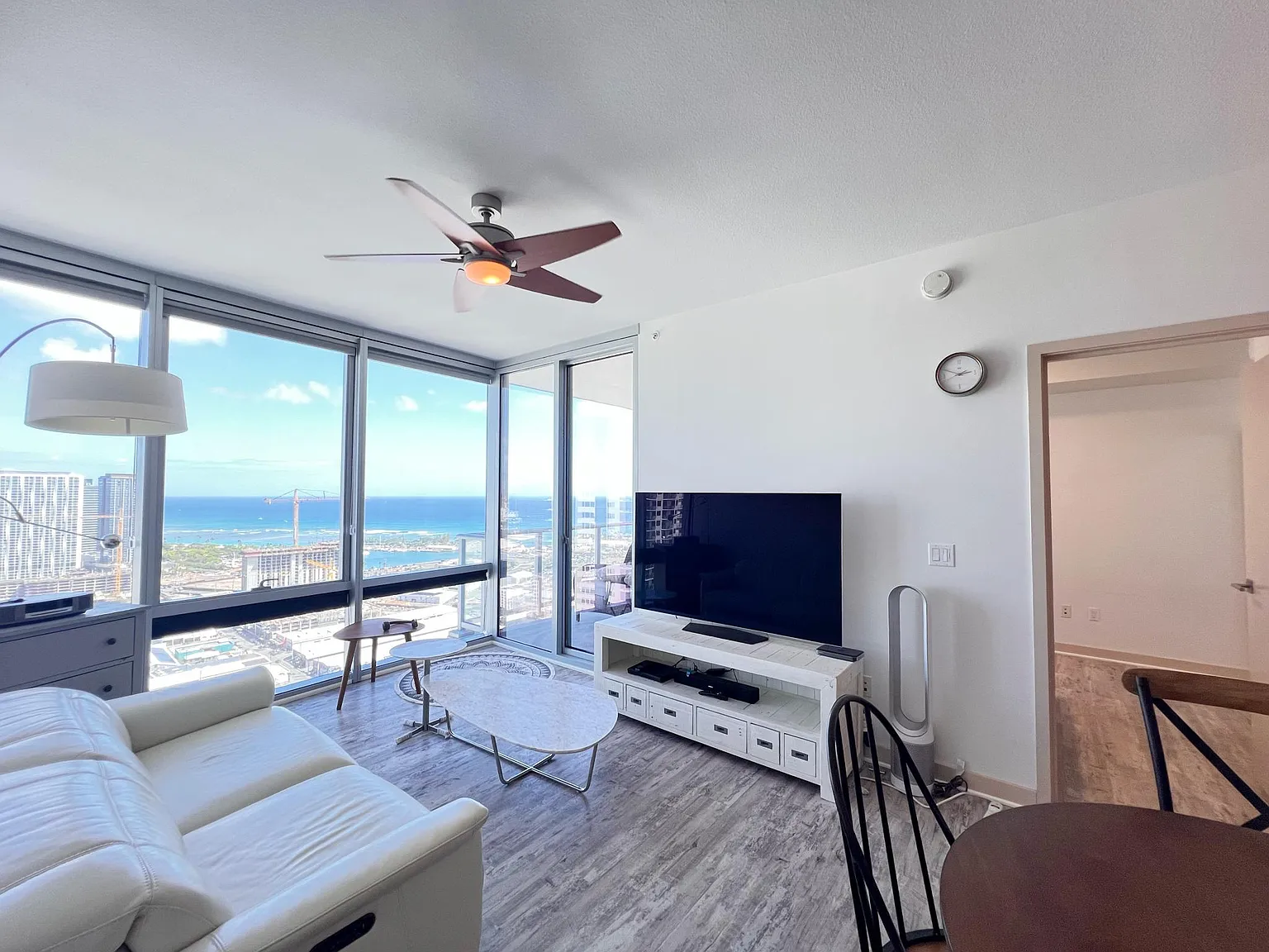 2 bed, 825 sqft, $4,500 — Photo 2