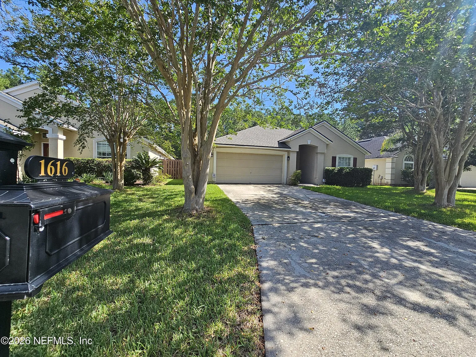 3 bed, 2.0 bath, 1705 sqft, $2,295 — Photo 2