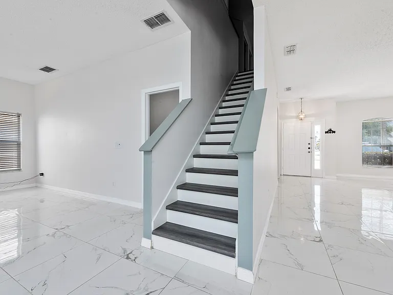 746 Lockbreeze Dr — Photo 11