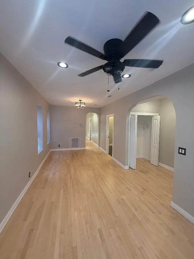 2 bed, 1100 sqft, $2,150 — Photo 3
