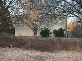 997 Northwood Forest Rd, West Point, MS 39773