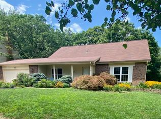 15611 Highcroft Dr, Chesterfield, MO