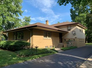 187 Lawton Rd, Riverside, IL 60546