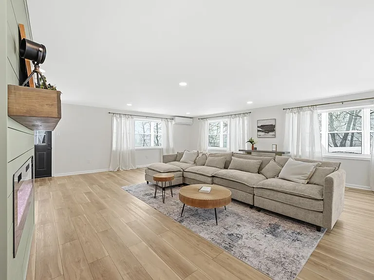 624 Orchard Hill Dr — Photo 12