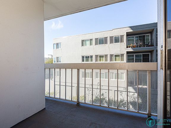 4th image of 2200 Sacramento St APT 304