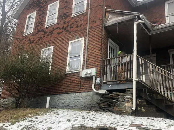 153 Cliff St, Honesdale, PA 18431