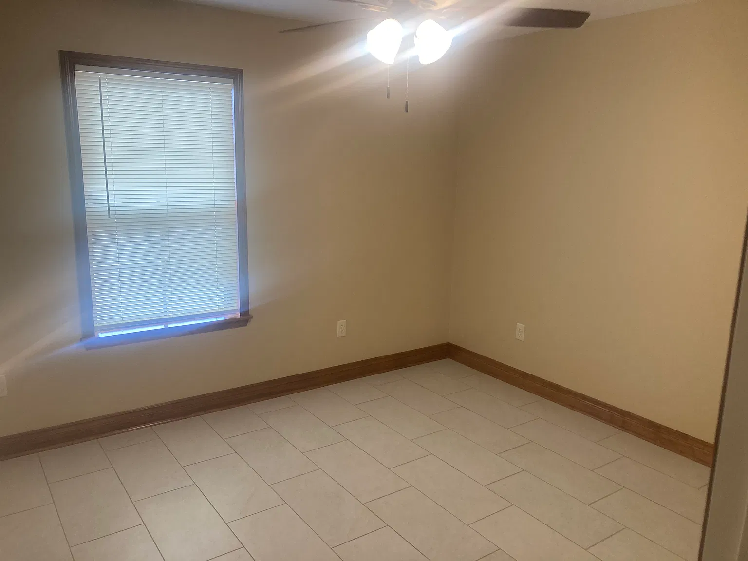 2 bed, $1,000 — Photo 2