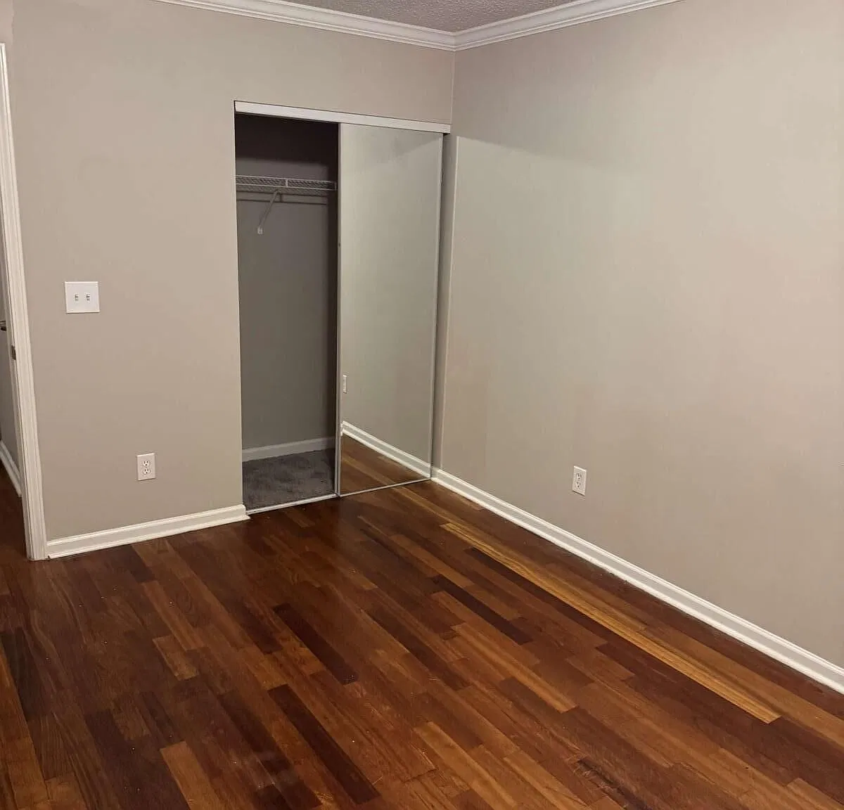 1 bed, 1.5 bath, 1299 sqft, $750 — Photo 4