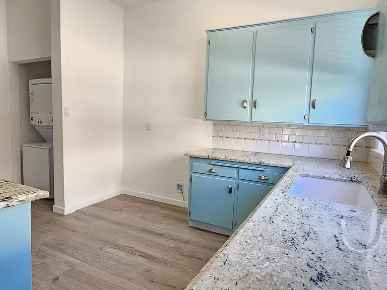 954 E Thompson Blvd #1 — Photo 8