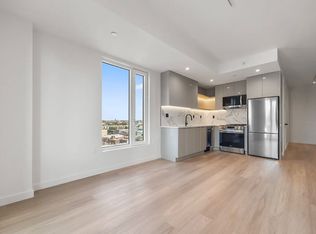 79 Quay St #811, Brooklyn, NY 11222