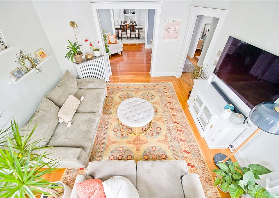 1st image of 21 Thornley St #1