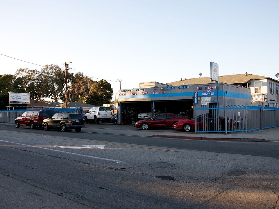 2nd image of 839 E Market St