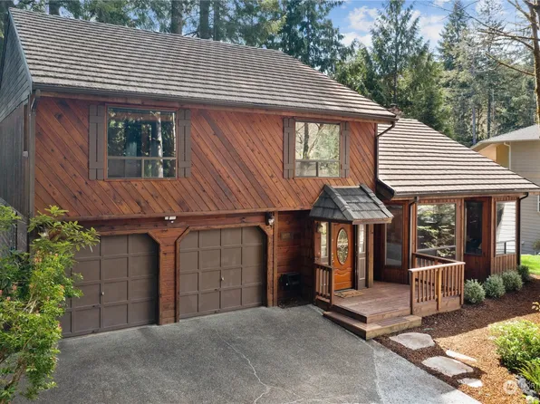 8733 Laguna Drive SW, Olympia, WA 98512