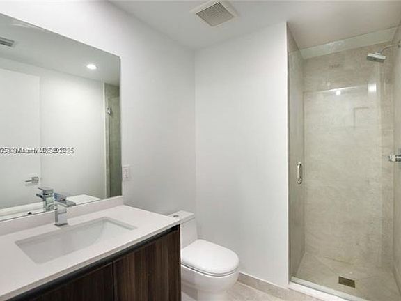 5th image of 488 NE 18th St Unit 2506