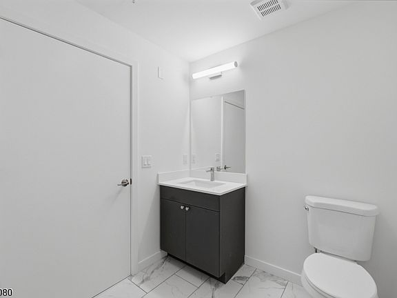 4th image of 566 Springfield Ave #303