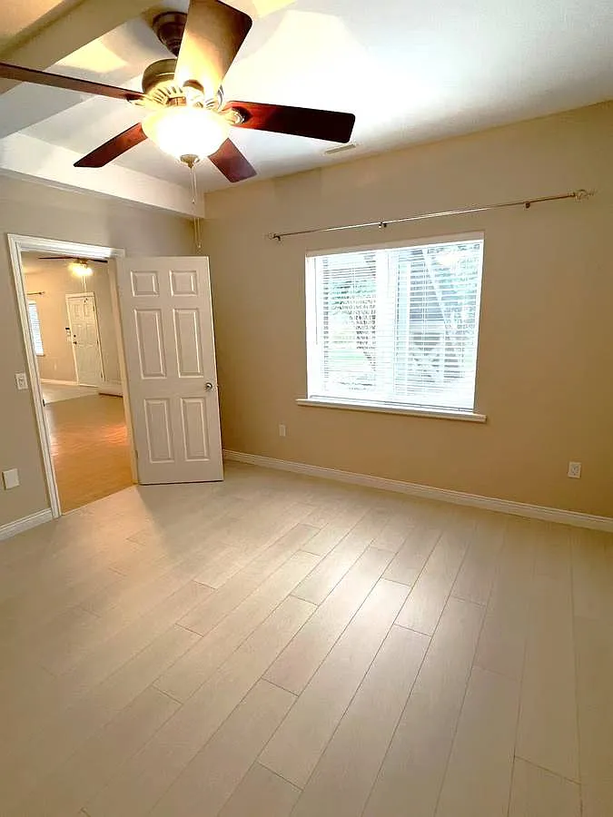 2 bed, 1200 sqft, $1,900 — Photo 4