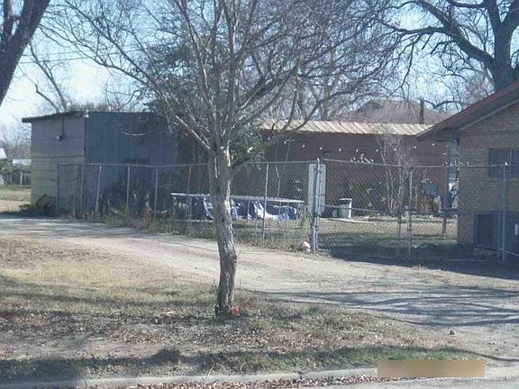 2nd image of 412 N Camp St