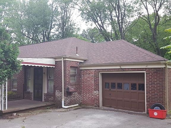 3rd image of 389 Park Dr