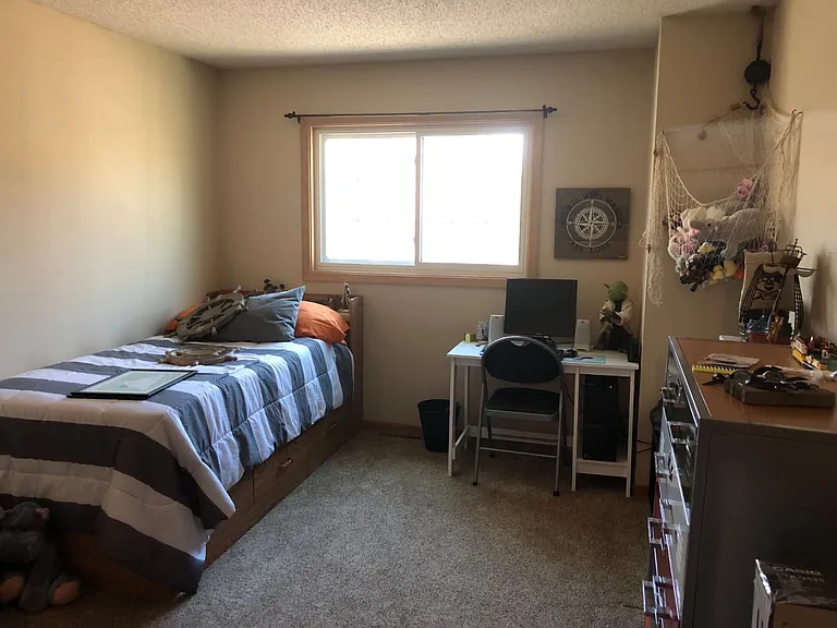 10045 Russell Ave N #10 — Photo 7