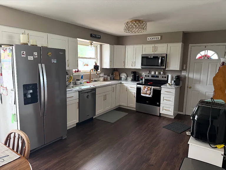 409 Sunshine Dr — Photo 3