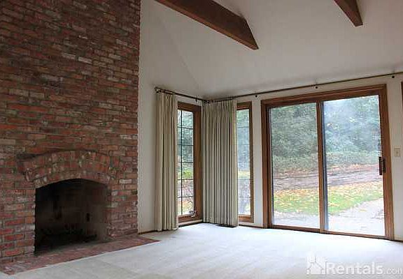 2nd image of 14311 NE 10th Pl