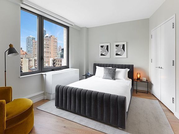 4th image of 411 W 35th St APT 2V