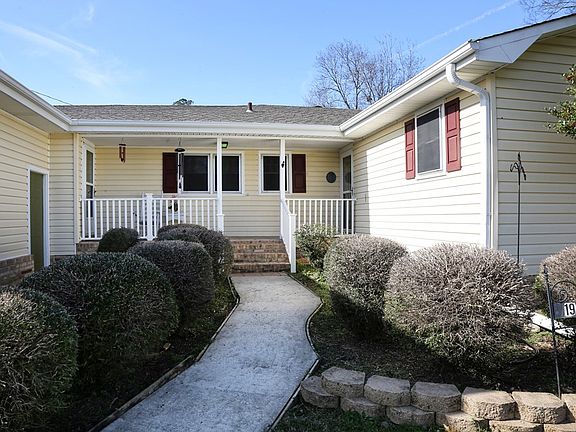 3rd image of 1903 Jackson Ave N