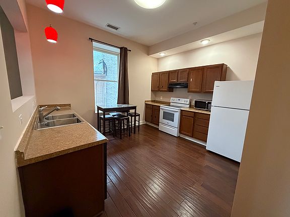 3rd image of 7 N Potomac St #B