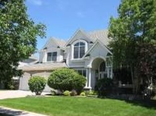 2224 Skylane Dr, Naperville, IL 60564