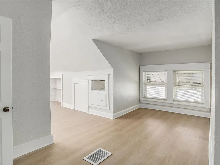 3408 Bellefontaine Ave — Photo 28