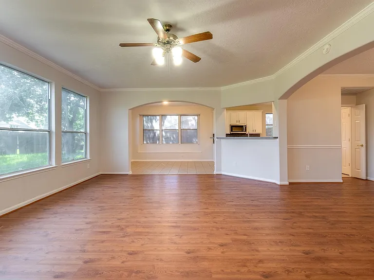 1907 Glen Eden Ct — Photo 11