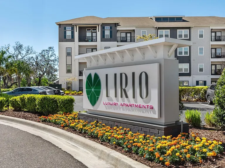 Lirio at Rafina