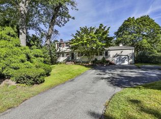 45 Arakelian Dr, Billerica, MA 01821