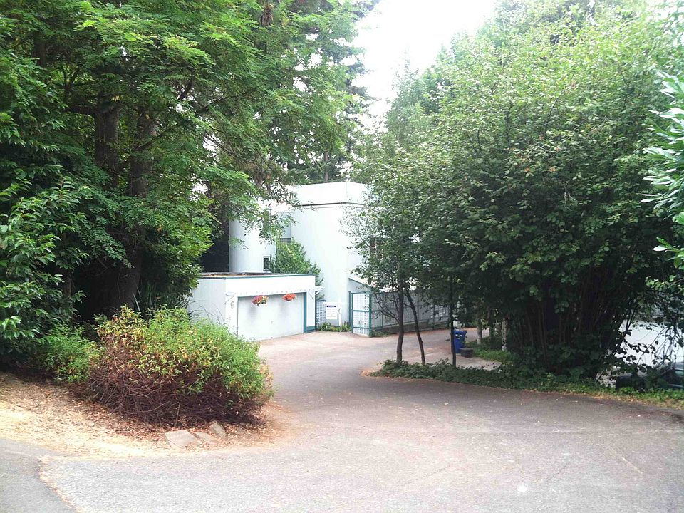 1st image of 12070 Lakeside Pl NE