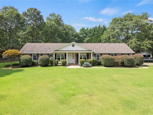 200 Pine Wood Dr, Greenville, SC 29607