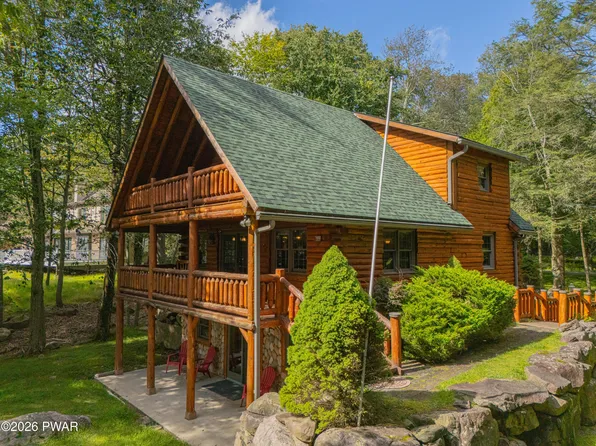 1011 G Pl, Gouldsboro, PA 18424