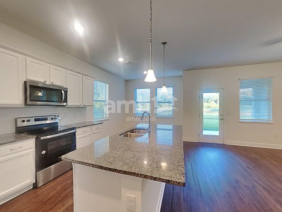 3rd image of 1179 Walden Pond Dr