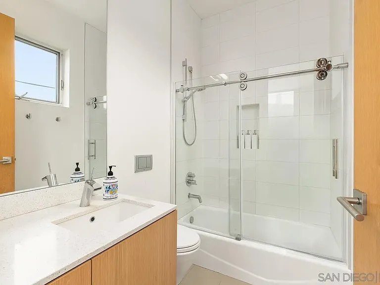 8001 Calle De La Plata — Photo 52