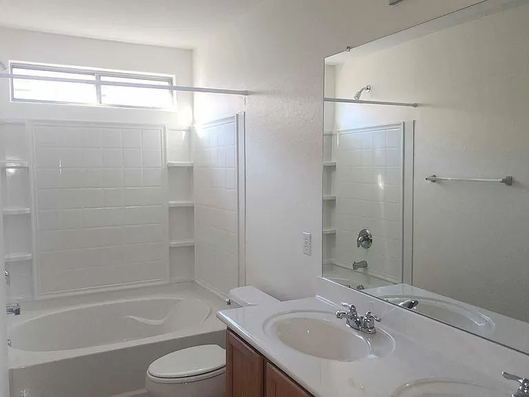 43811 W Elizabeth Ave — Photo 9