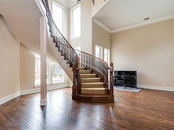 2nd image of 5609 Malone Dr