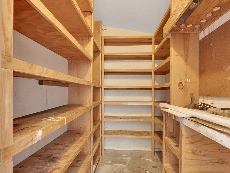 3524 W Shandon Ave — Photo 21
