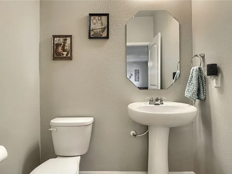 1408 Blake St — Photo 16